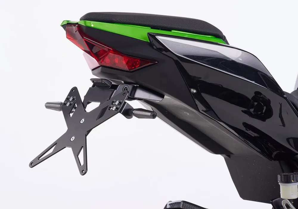 PROTECH X-SHAPE Kennzeichenhalter SET mit Reflektor und Beleuchtung Alu & Stahl Schwarz für KAWASAKI ZX-10R, ZX-10R SE, ZX-10RR Top-Preis