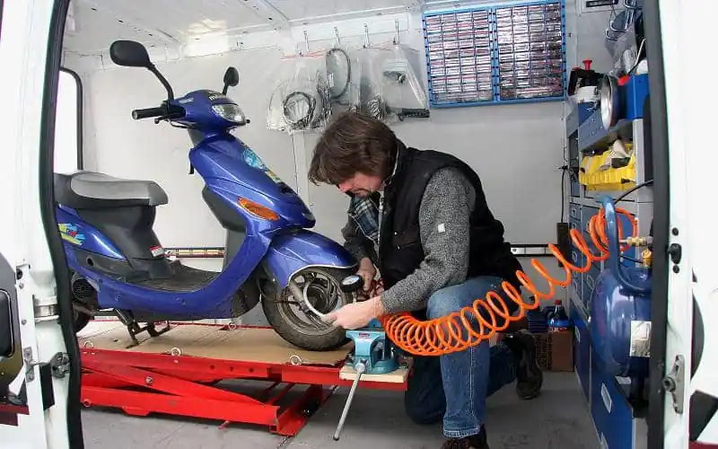 Derbi Aventura 50 50ccm 2Takt Vorort Service Home Werkstatt Kundendienst Reparatur Mobil Wartung Bus Wagen Inspektion Ersatzteil Sonderaktion