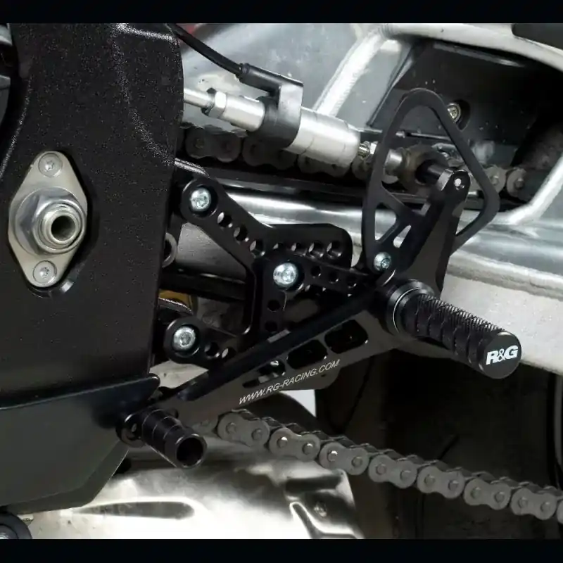 Highlight R&G Racing Fußrastenanlage passend für Yamaha YZF R1 2009–2014