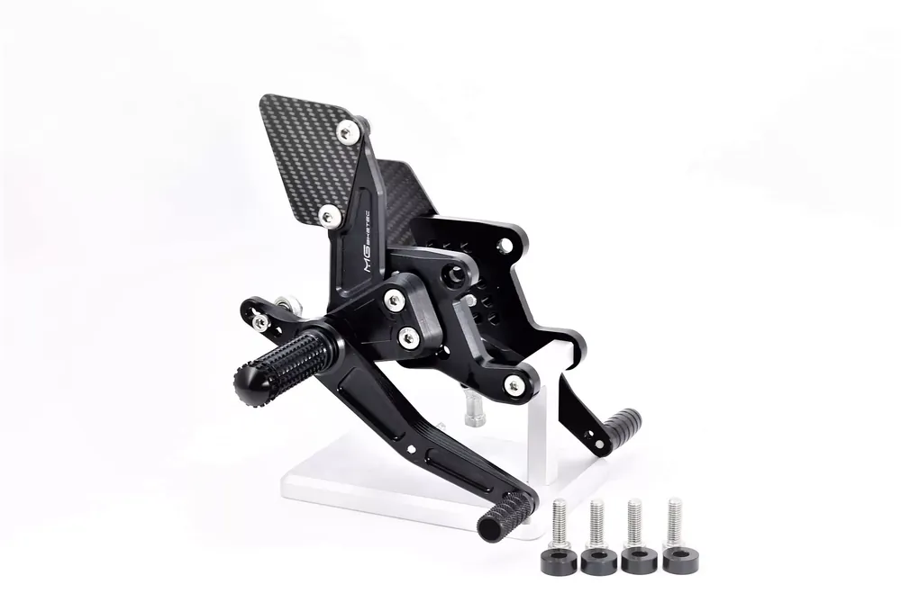 Knallerangebot MG Biketec Fußrastenanlage passend für Triumph Speed Triple 1050 2005-2007