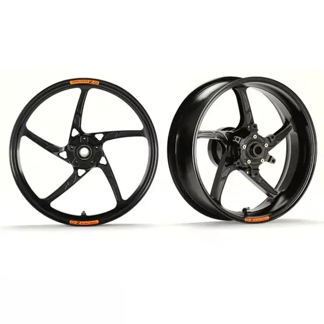 OZ Piega Aluminium Schmiedefelge vorne 3,5x17 Schwarz glänzend passend für Yamaha YZF-R1, MT01 (Kette rechte Seite) und FZS1000 Fazer Preisknaller